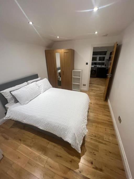 2 Bedroom Apartment In Hampdenrd 伦敦 外观 照片