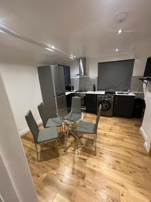 2 Bedroom Apartment In Hampdenrd 伦敦 外观 照片